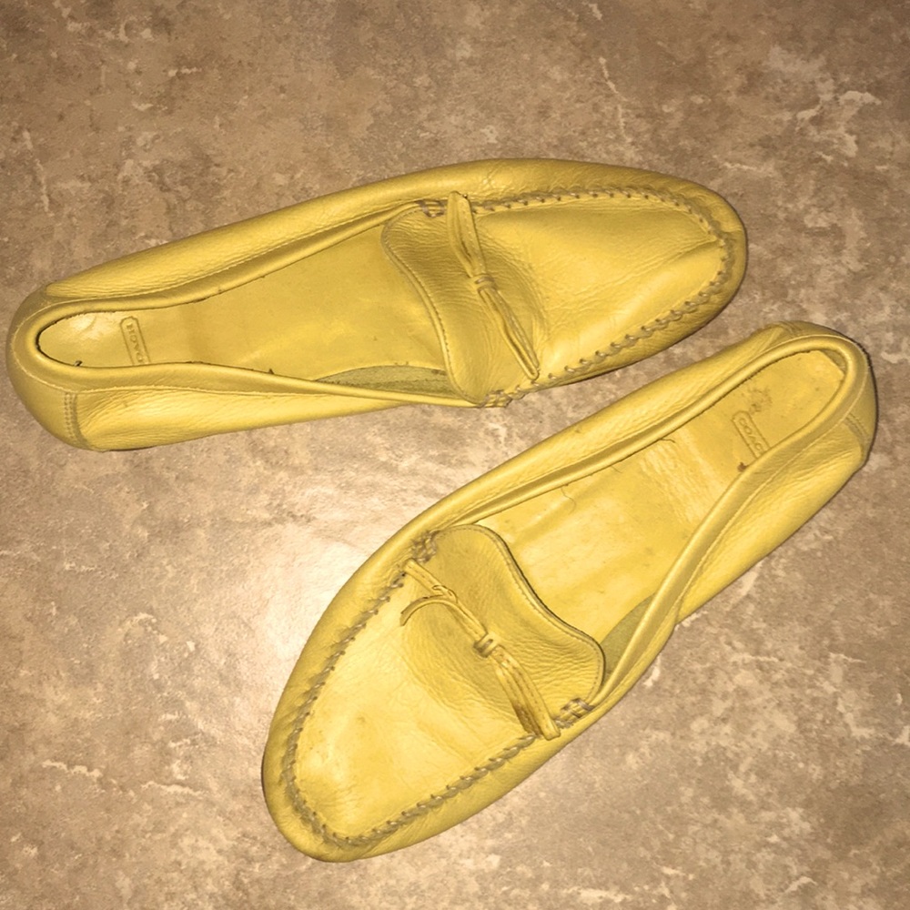 Coach Vintage Buttery Soft Yellow Genuine Leather Loafers with Bow